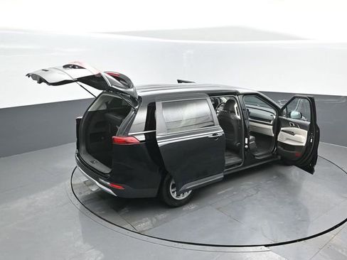 Used 2024 Kia Carnival LX image 39