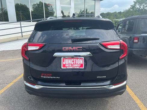 Used 2022 GMC Terrain SLT w/ Infotainment Package II AWD/4WD image 5