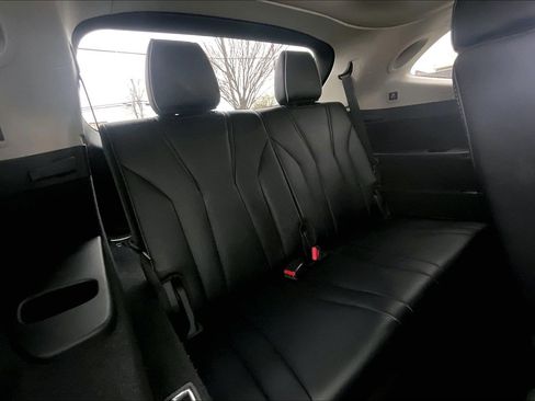 Used 2023 Acura MDX SH-AWD w/ Advance Package image 33