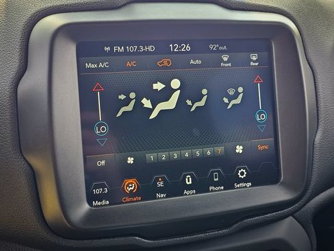 Used 2022 Jeep Renegade Altitude AWD/4WD image 21
