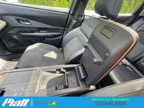Used 2023 Nissan Ariya FWD image 29