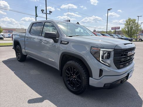 Used 2024 GMC Sierra 1500 Elevation AWD/4WD image 3