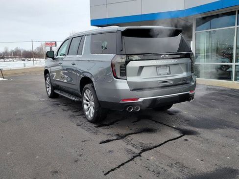 New 2026 Chevrolet Suburban Premier image 4