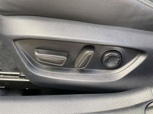 Used 2025 Toyota Camry SE image 14