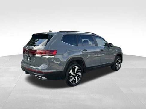 Used 2025 Volkswagen Atlas SE w/ Panoramic Sunroof Package image 5