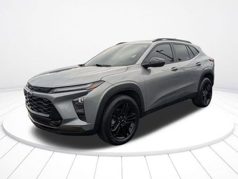 Used 2025 Chevrolet Trax ACTIV w/ Sunroof Package image 16