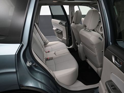 Used 2012 Subaru Forester 2.5X Premium w/ All-Weather Pkg image 32