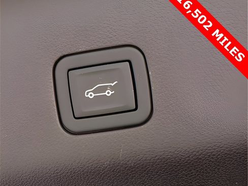 Used 2024 GMC Yukon Denali image 74