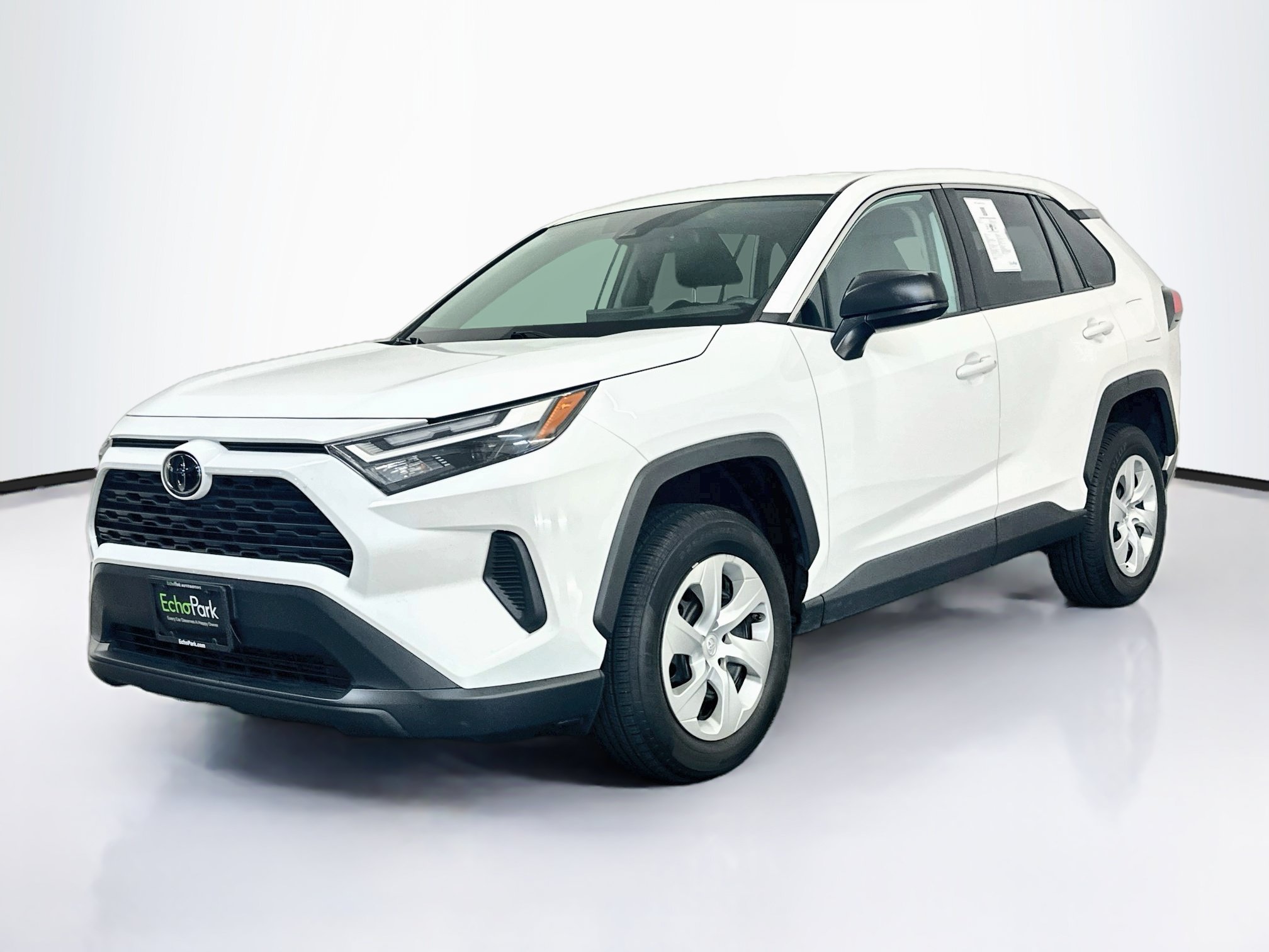 Used 2025 Toyota RAV4 LE AWD/4WD image 3