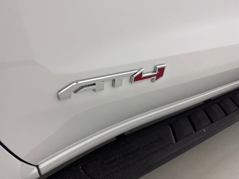 Used 2022 GMC Sierra 1500 AT4 w/ AT4 Preferred Package AWD/4WD image 11