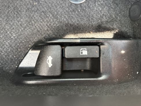 Used 2026 Toyota Corolla LE FWD image 27