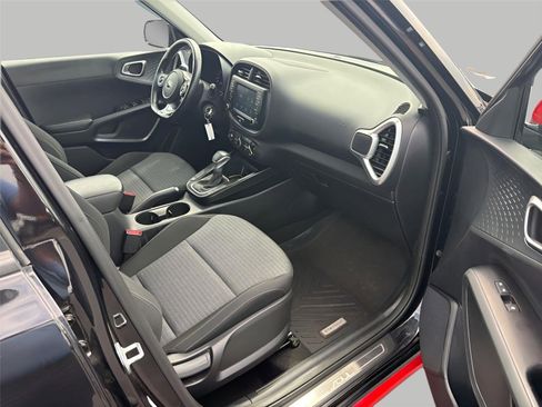 Used 2020 Kia Soul GT-Line FWD image 10