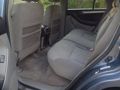Used 2005 Toyota 4Runner SR5 AWD/4WD image 10