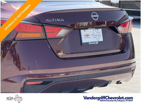 Used 2025 Nissan Altima 2.5 SV FWD image 6