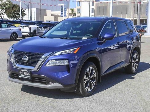Used 2023 Nissan Rogue SV FWD image 3