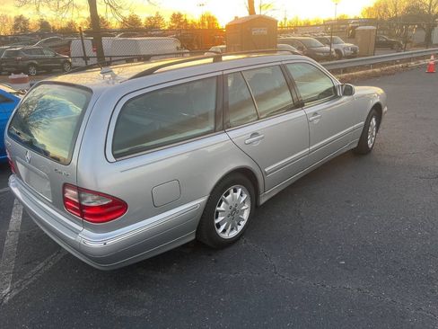 Used 2001 Mercedes-Benz E 320 4MATIC Wagon image 6