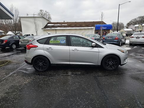 Used 2016 Ford Focus SE w/ Equipment Group 201A image 10