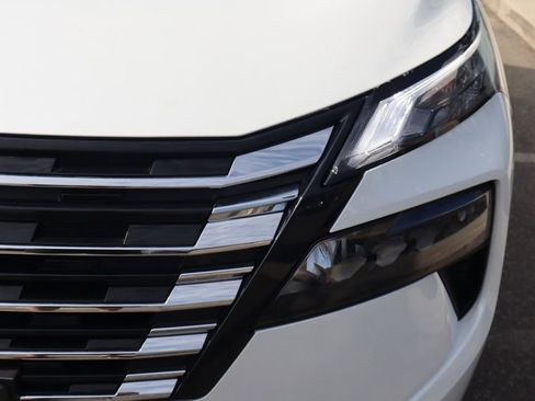 Certified 2025 Nissan Rogue SV AWD/4WD image 13
