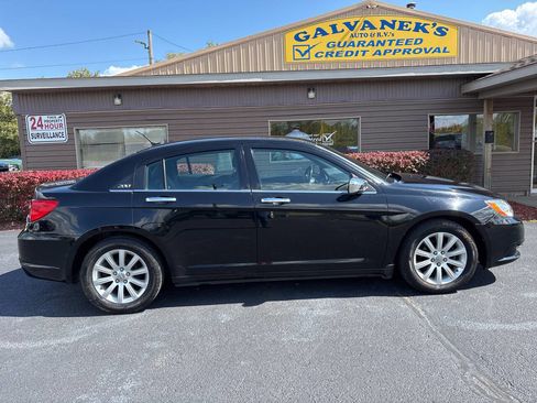Used 2013 Chrysler 200 Limited image 3