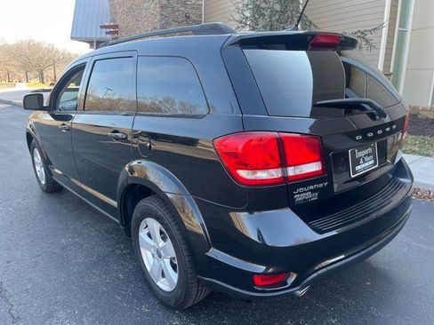 Used 2012 Dodge Journey SXT w/ Flexible Seating Group image 4