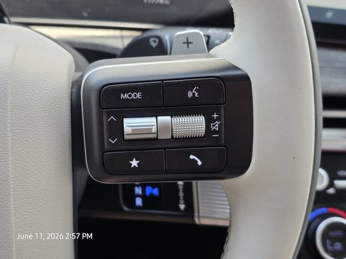 Used 2025 Hyundai Santa Fe Calligraphy FWD image 28