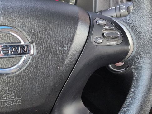 Used 2016 Nissan Pathfinder SL image 25