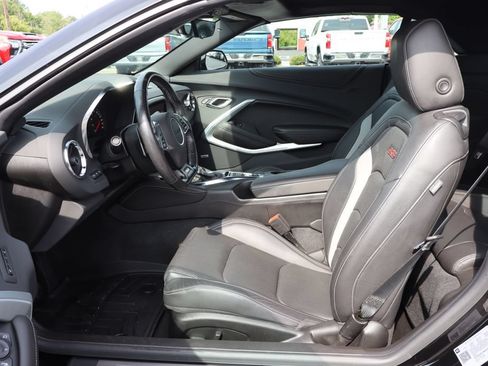 Used 2022 Chevrolet Camaro SS RWD image 5