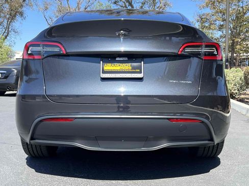 Used 2025 Tesla Model Y Long Range AWD/4WD image 45