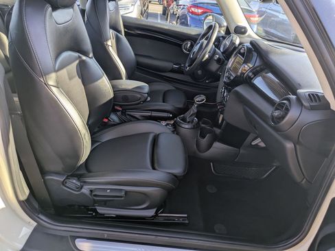 Used 2017 MINI Cooper S image 31