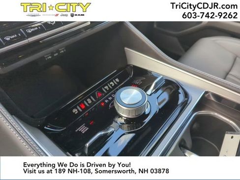 New 2025 Jeep Wagoneer Series II w/ Convenience Group I image 23