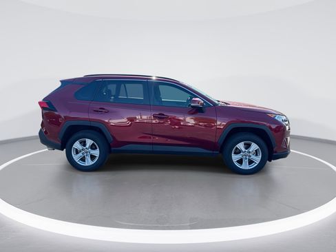 Used 2021 Toyota RAV4 XLE w/ Convenience Package FWD image 10