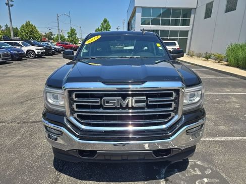 Used 2019 GMC Sierra 1500 SLE w/ Black Pack AWD/4WD image 3