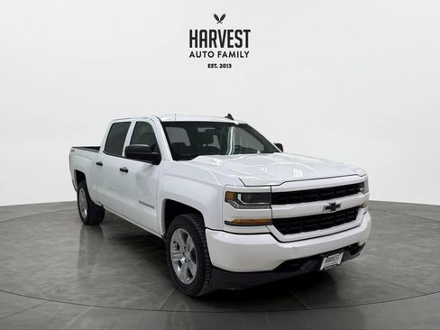 Used 2018 Chevrolet Silverado 1500 Custom w/ Custom Value Package AWD/4WD image 10