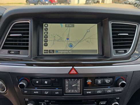 Used 2015 Hyundai Genesis 3.8 w/ Option Group 03 image 25