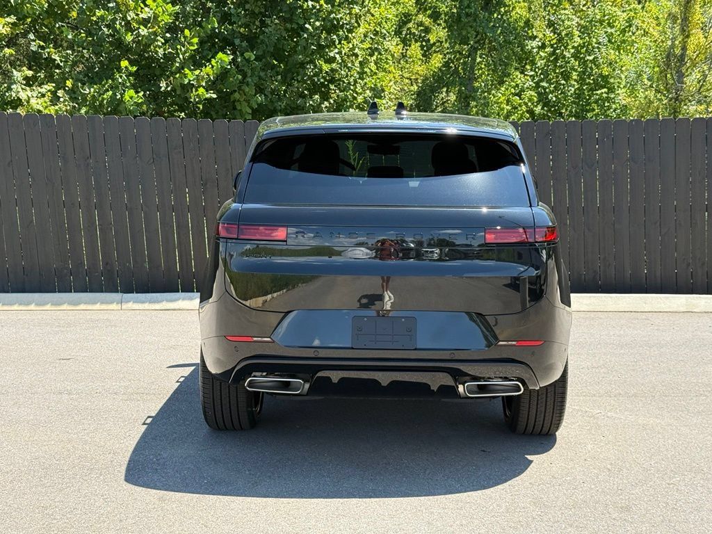 New 2026 Land Rover Range Rover Sport Dynamic SE AWD/4WD image 4