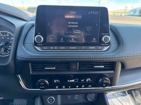 Used 2023 Nissan Rogue SV FWD image 16