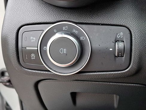 Used 2017 Alfa Romeo Giulia AWD w/ Cold Weather Package image 25