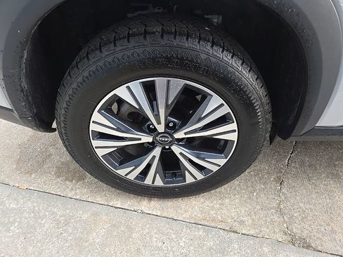 Used 2023 Nissan Rogue SV AWD/4WD image 23