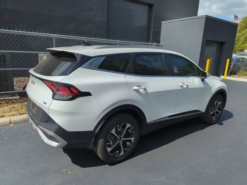 Used 2023 Kia Sportage EX image 2