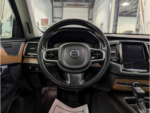 Used 2017 Volvo XC90 T6 Inscription w/ Vision Package image 12