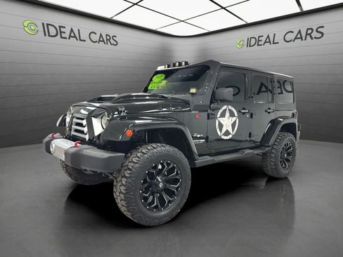 Used 2018 Jeep Wrangler Unlimited Sahara w/ Connectivity Group AWD/4WD image 1