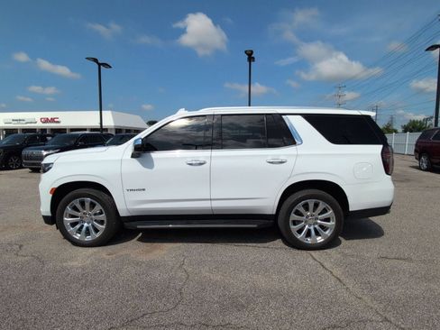 Used 2023 Chevrolet Tahoe Premier AWD/4WD image 2