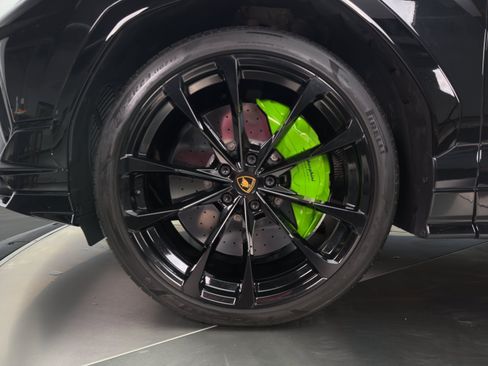 Used 2024 Lamborghini Urus S AWD/4WD image 4
