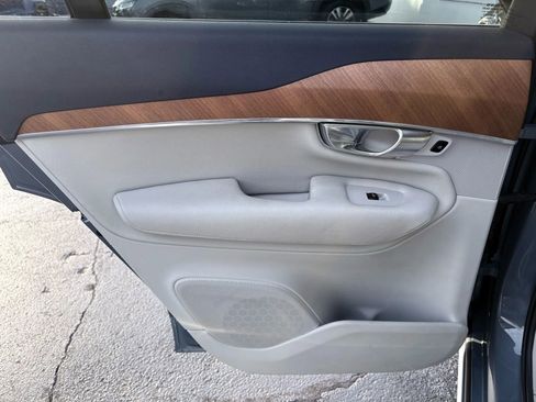 Used 2021 Volvo XC90 T6 Momentum image 13