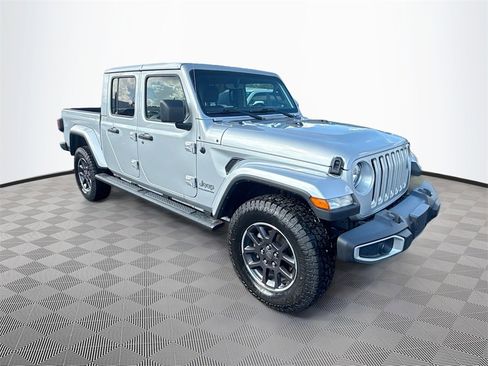 Used 2023 Jeep Gladiator Overland image 4