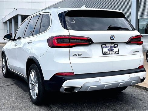 Used 2022 BMW X5 xDrive40i w/ Premium Package AWD/4WD image 3