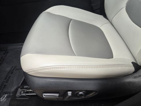 Used 2023 Toyota RAV4 XLE Premium image 26