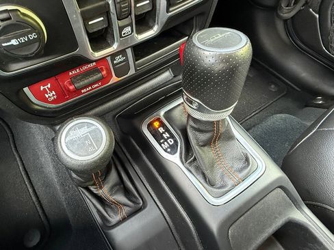 Used 2023 Jeep Gladiator Mojave w/ LED Lighting Group AWD/4WD image 28
