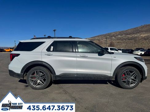 New 2026 Ford Explorer ST-Line w/ ST-Line Street Pack image 32