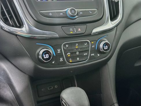 Used 2022 Chevrolet Equinox LT FWD image 23